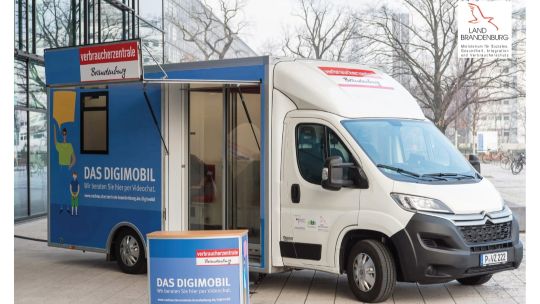 Digimobil der Verbraucherzentrale Brandenburg