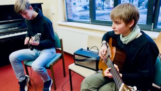 Liselotte Schmidt und Niklas Richter beim Regionalwettbewerb „Jugend musiziert 2025“