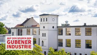 Gebäudeteil des Gubener Rathauses.